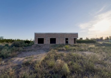 GRAN TERRENO CON CASA EN CONSTRUCCION - LAS PAREDES