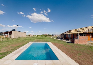 QUINCHO AMOBLADO CON PISCINA - LAS PAREDES